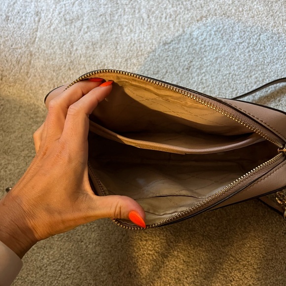 Michael Kors crossbody with wallet - Picture 3 of 6